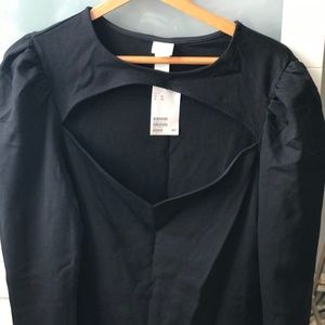 NWT H&M 🖤Puff sleeve bodysuit🖤